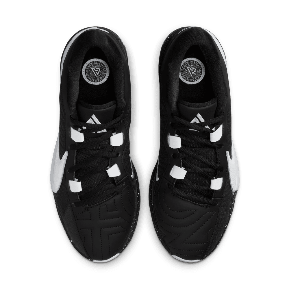 Nike zoom basketball shoes black and white best sale