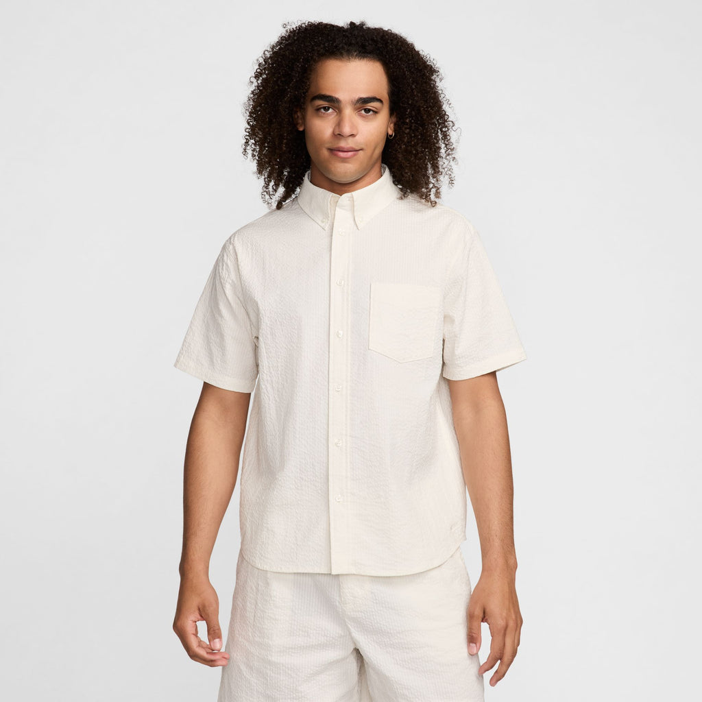 Nike Life Men's Short-Sleeve Seersucker Button-Down Shirt 'Phantom'