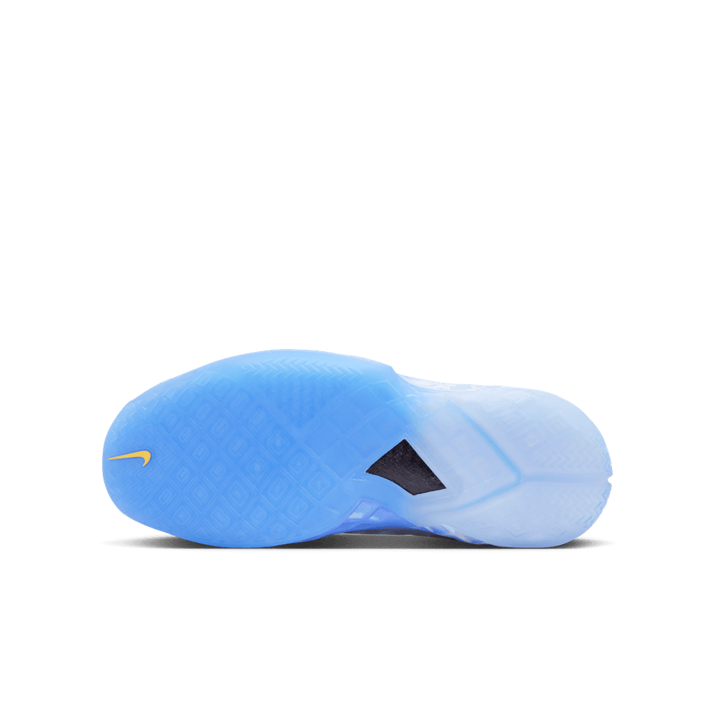 Kobe Bryant Kobe III Big Kids' Basketball Shoes (GS) 'Royal Pulse/Chrome/White'