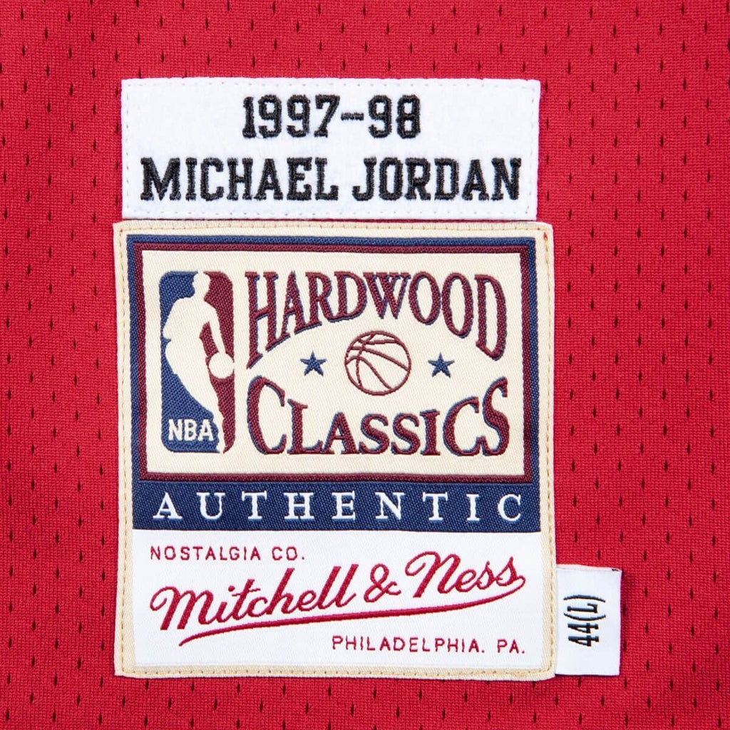 Mitchell & Ness Authentic Michael Jordan Chicago Bulls Road Finals 1997-98 Jersey